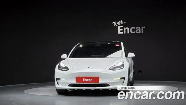 Tesla Model 3 — фото 3