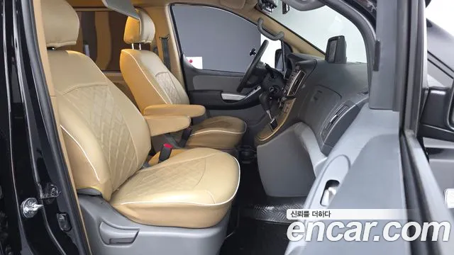 Hyundai Starex — фото 11