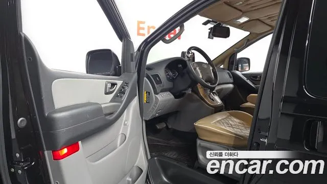 Hyundai Starex — фото 10