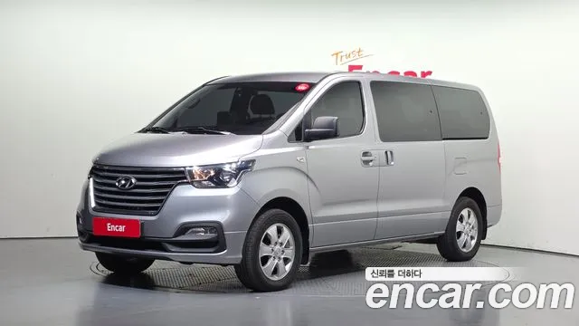 Hyundai Starex — фото 1