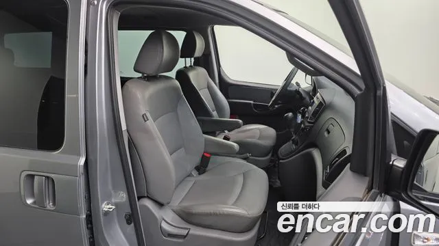 Hyundai Starex — фото 11