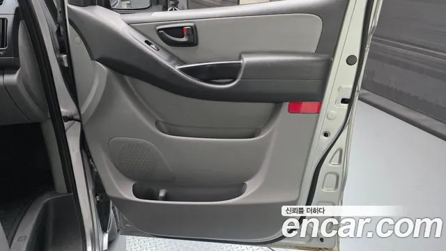 Hyundai Starex — фото 25