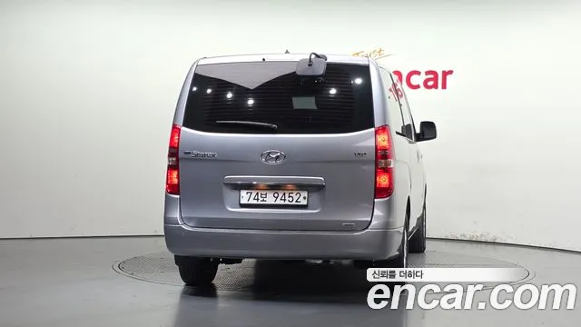Hyundai Starex — фото 4