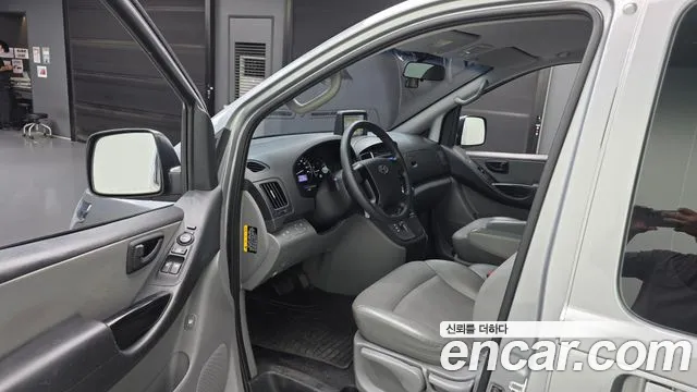 Hyundai Starex — фото 10