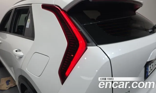 Kia Niro — фото 23