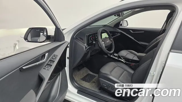 Kia Niro — фото 10