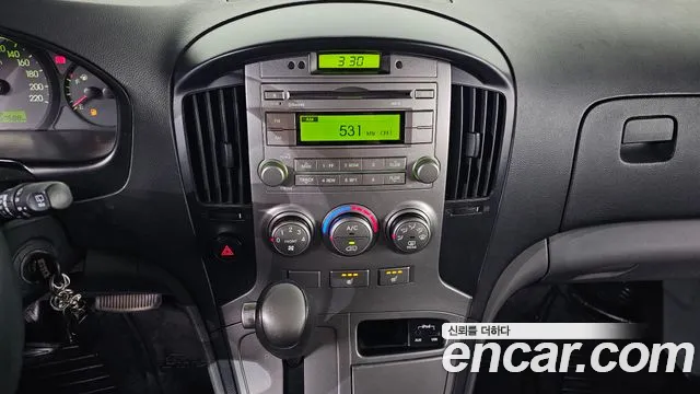 Hyundai Starex — фото 16