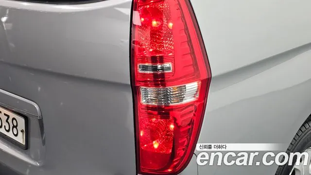 Hyundai Starex — фото 23