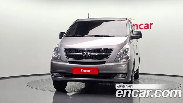Hyundai Starex — фото 3