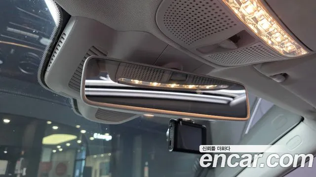 Mercedes-Benz E-Class — фото 27