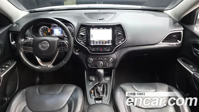 Jeep Cherokee — фото 6
