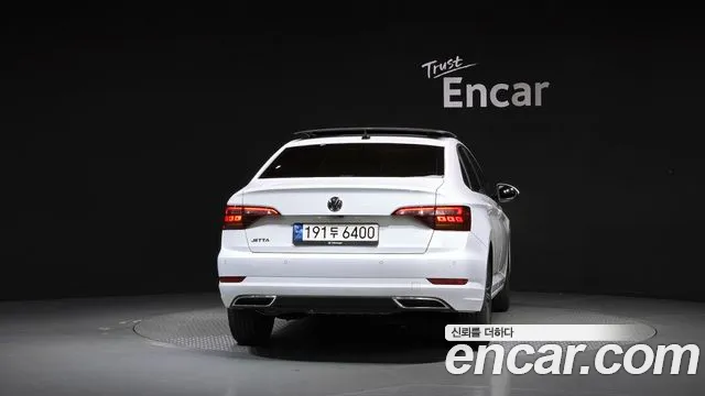 Volkswagen Jetta — фото 4