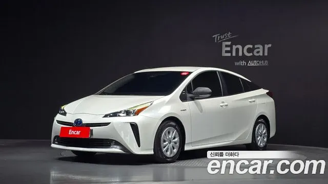 Toyota Prius — фото 1