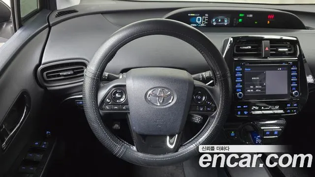 Toyota Prius — фото 12