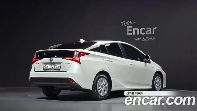 Toyota Prius — фото 2