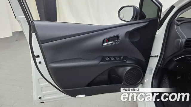 Toyota Prius — фото 24