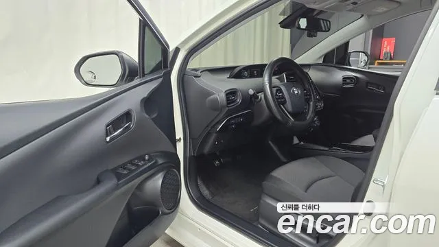 Toyota Prius — фото 10