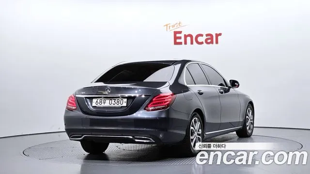 Mercedes-Benz C-Class — фото 1
