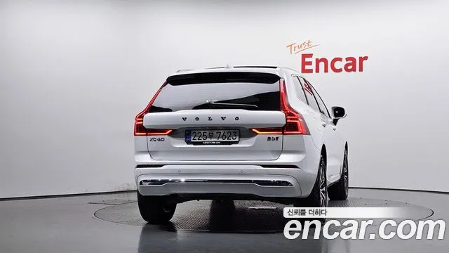 Volvo XC60 — фото 3