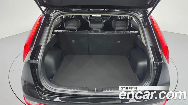 Kia Niro — фото 20