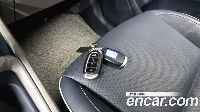 Hyundai Venue — фото 20