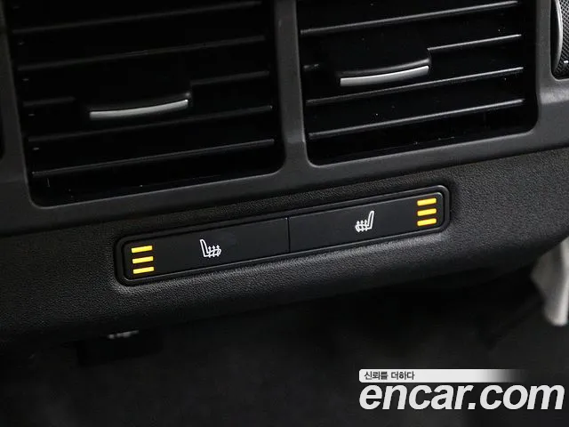 Land Rover Range Rover Evoque — фото 13