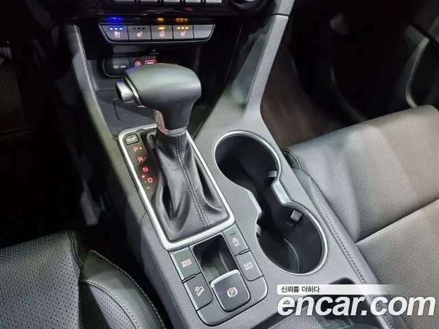 Kia Sportage — фото 12