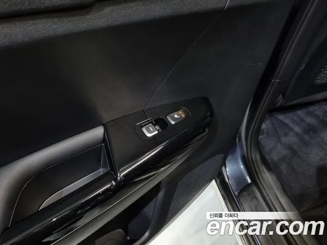 Kia Sportage — фото 16