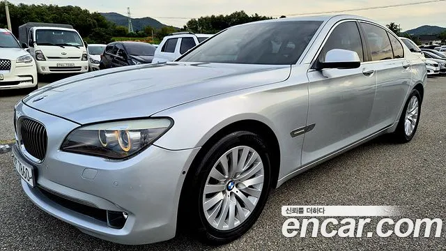 BMW 7-Series — фото 1