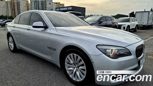 BMW 7-Series — фото 17