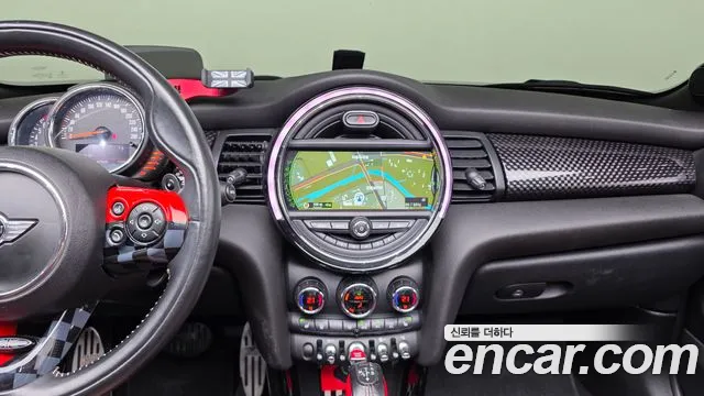 Mini Cooper Convertible — фото 14