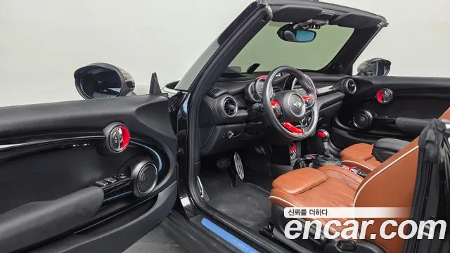 Mini Cooper Convertible — фото 10
