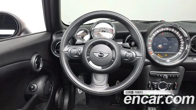 Mini Cooper Convertible — фото 12