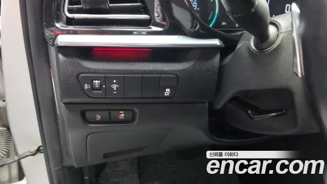 Kia Niro — фото 27