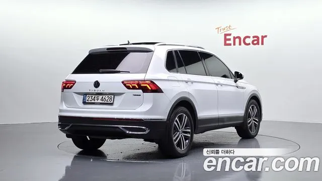 Volkswagen Tiguan — фото 1