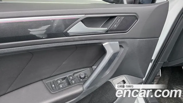 Volkswagen Tiguan — фото 24