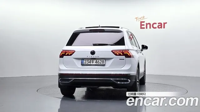 Volkswagen Tiguan — фото 3