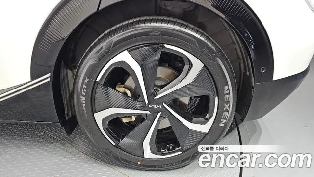 Kia EV6 — фото 21