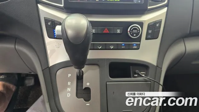 Hyundai Starex — фото 11