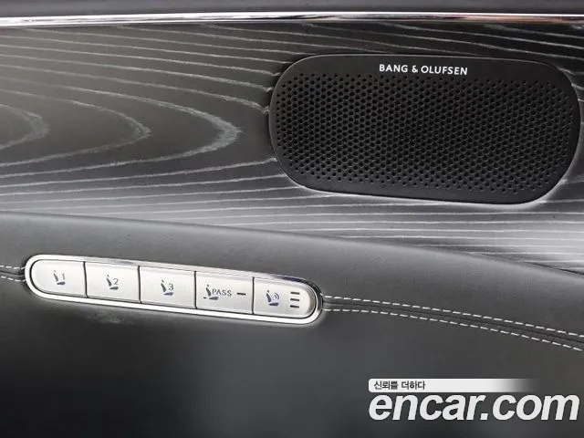 Genesis G90 — фото 15