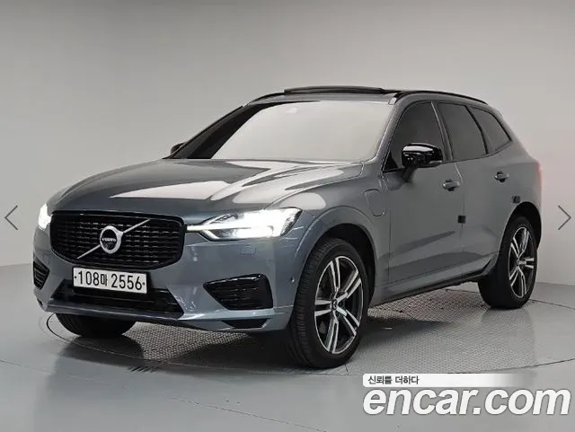 Volvo XC60 — фото 1