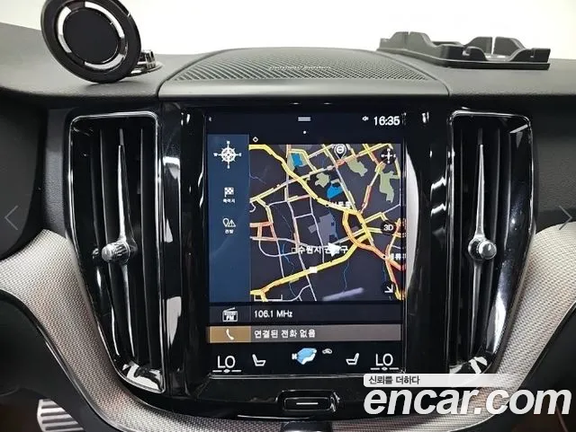 Volvo XC60 — фото 15