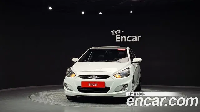Hyundai Accent — фото 3