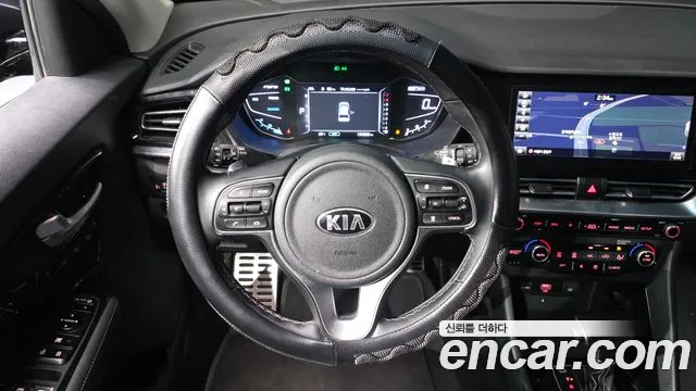 Kia Niro — фото 15