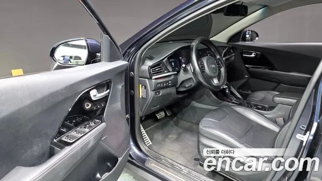 Kia Niro — фото 10