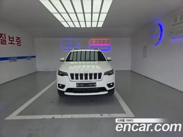 Jeep Cherokee — фото 1