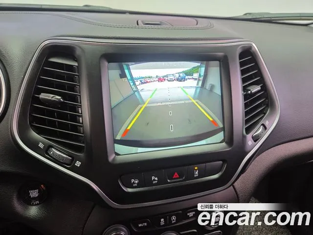 Jeep Cherokee — фото 15