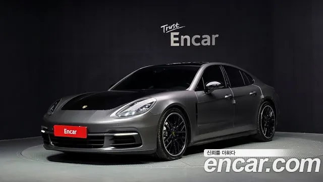 Porsche Panamera — фото 1