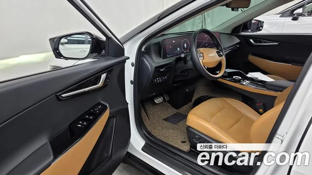 Kia EV6 — фото 10
