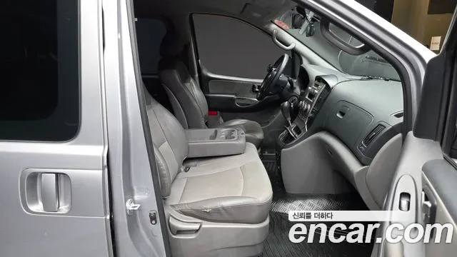 Hyundai Starex — фото 11